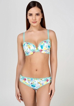 Состав:
Эластичное полотно
ПА 85%
ПУ 15%
Кружево
ПА 90%
ПУ 10%
Ластовица
Хлопок 100%
	Трусики классические выполнены из эластичного принтованного полотна, декорированы узким кружевом. Передняя деталь декорирована бантиком. 