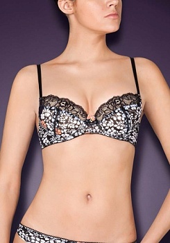 Состав:
Эластичная сетка
ПА 88%,
ПУ 12%
Кружево
ПА 90%,
ПУ 10%
	Бюстгальтер T-Shirt со стачной поролоновой чашкой с двумя швами и съёмными Push-up вкладышами. Детали бюстгальтера выполнены из эластичной  принтованной сетки и кружева, декорирова