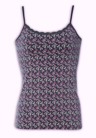 Состав:
Хлопок 95%
Эластан 5%
	Женская майка из принтованного полотна на тонких бретелях. Вырез декорирован тонким кружевом. 