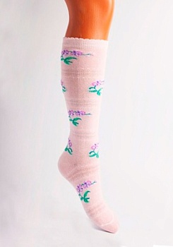 Состав: 
Хлопок 70%, 
Полиамид 28%, 
Эластан 2%
	Однотонные, с поперечными перфорированными полосами и рисунком в виде бутонов роз.