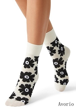 Состав:
Хлопок 75%
Полиамид 20%
Эластан 5%
     Хлопковые женские носки с комфортной широкой резинкой и кеттельным швом. Вся модель украшена контрастным цветочным рисунком. Легкий и мягкий хлопок в составе обладает высокой воздухопроницаемостью, отлично