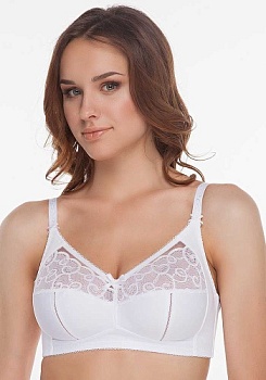 Состав: 
Полиамид 65%
Хлопок 25%
Эластан 10%
   Бюстгальтер из эластичного трикотажного полотна, неэластичного ламината с внутренним хлопковым слоем и эластичного кружева. Чашки с боковой корректирующей деталью. Нижние детали чашек ламинированы не