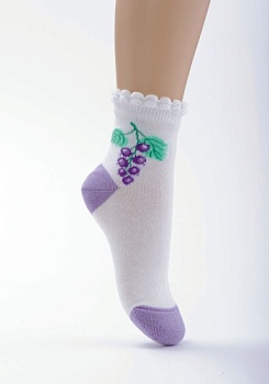 Состав: 
12-14: хлопок 90%, полиамид 9%, эластан 1%; 
14-18: хлопок 85%, полиамид 14%, эластан1%
	Гладкие, с компьютерным рисунком, борт в виде двойной рюши.