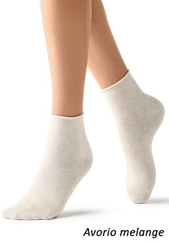 Состав:
Полиамид: 18%
Хлопок: 75%
Люрекс: 2%
Эластан: 5%
  Носки женские из высококачественного хлопка, высокие, с люрексом и руликом на борту.