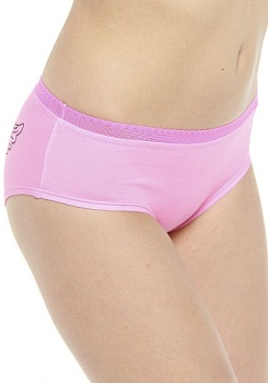 Состав:
Полотно
Хлопок 95%
ПУ 5%
Ластовица
Хлопок 100%
	Трусики-боксеры выполнены из эластичного хлопкового полотна. Задняя деталь декорирована принтом с блёстками. Линия талии декорирована эластичной лентой с фестонами.