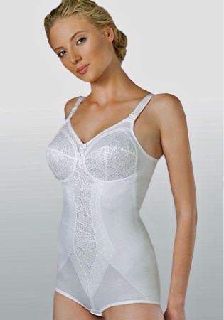 Состав: 
Полиамид 90%
Эластан 10%
     Грация-трусы функциональная из эластичного полотна и кружевного неэластичного полотна на подкладке. Без каркасов.