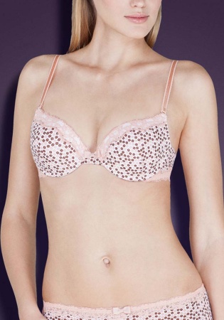 Состав:
Эластичное полотно
ПА 85%,
ПУ 15%
Кружево
ПА 90%,
ПУ 10%
	Бюстгальтер классической формы с формованной чашкой с Push-Up для размеров 70AB, 75ABC, 80B и без Push-Up для размеров 70C, 75DE, 80CDE, 85BCD. Детали бюстгальтера выполнены из э