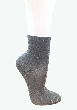 Состав: 
Полиамид 73%, 
Люрекс 23%, 
Эластан 2%
	Невероятно модные и современные женские носки с люрексом, в упаковке два цвета (золото и серебро).