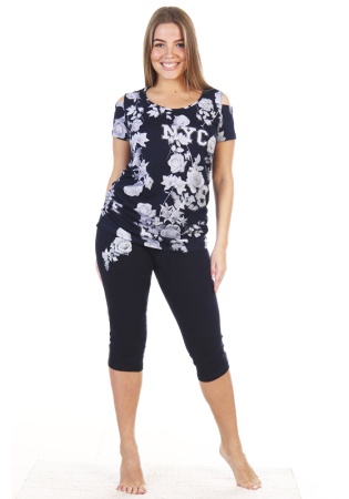 Состав:
Туника 
Хлопок 100%, 
Бриджи
Хлопок 95%, 
Лайкра 5%
	Костюм состоит из бридж и туники. Бриджи на резинке, создающие дополнительный комфорт.Туника прямого силуэта, с удобными кармашками.