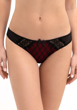 Состав:
Эластичное полотно
ПА 85%
ПУ 15%
Эластичное кружево 
ПА 90%
ПУ 10%
Ластовица
100% хлопок
     Трусы-стринги спереди выполнены из двух слоёв: эластичного полотна и эластичной сетки с кружевом контрастного цвета сверху. Перед и ножки сз