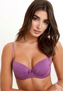 Состав:  
Эластичное полотно
ПА 88%, 
ПУ 12%
Эластичная сетка
ПА 88%
ПУ 12%
Кружево
ПА 90%,
ПУ 10%
	Бюстгальтер формы Т-Shirt на косточках, выполненный из микрофибры и эластичной жаккардовой сетки. Формованная чашка средней плотности, без Pu