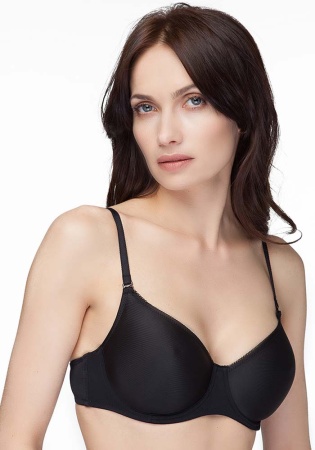 Состав:
Полиамид  90% 
Эластан  10%
   Бюстгальтер из эластичного трикотажного полотна. На каркасах. Мягкие формованный чашки. Съемные бретели. Упругие пластины в боковых деталях стана.