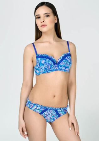 Состав:
Эластичная сетка
ПА 88%
ПУ 12%
Кружево
ПА 90%
ПУ 10%
Ластовица
Хлопок 100%
	Трусики классические выполнены из эластичной принтованной сетки и кружева. Передняя деталь декорирована узким кружевом и бантиком. Линия талии декорирована рю