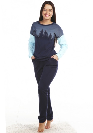 Состав:
Хлопок 100%
	Женский комплект состоит из толстовки с длинными рукавами и брюк с манжетами.