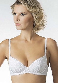 Состав:
Полиамид  60% 
Хлопок 30%
Эластан  10%
   Бюстгальтер из эластичного трикотажного полотна и эластичного кружева, на каркасах. Открытая линия декольте. Чашки на дубляже с хлопком. Отделка - бантик.