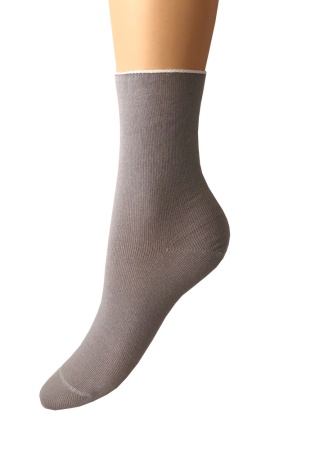 Состав:
Хлопок – 90%
ПА – 7%
Эластан – 3%
	Носки женские демисезонные для проблемных ног без резины. Цвета ассорти. 